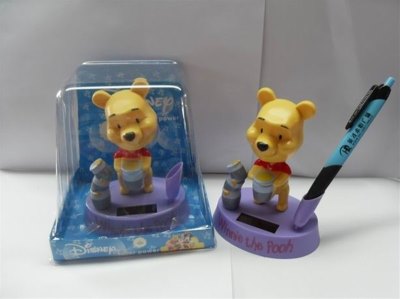 SOLOR ENERGY WINNIE POOH PENHOLDER - HP1006267