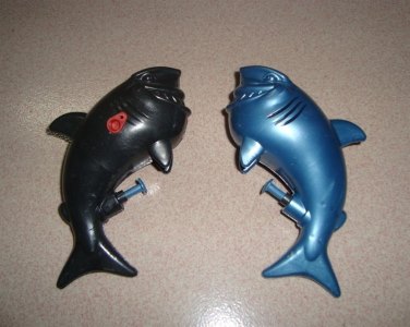 CARTOON SHARK WATER GUN BLUE/BLACK - HP1017916