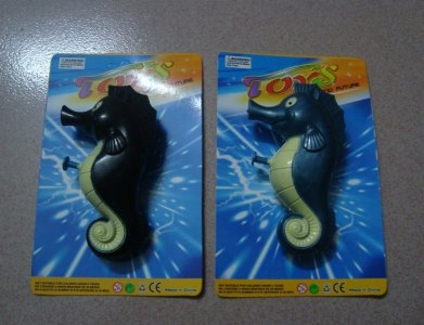 CARTOON SEA HORSE WATER GUN W/PAINTING BLUE/BLACK - HP1017921