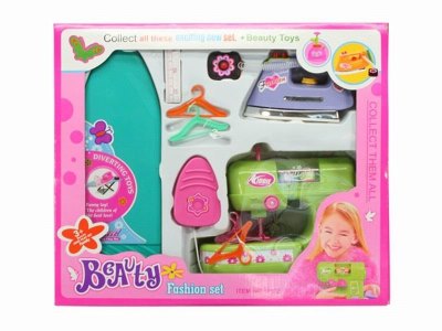SEWING MACHINE W/DOLL SET - HP1026478