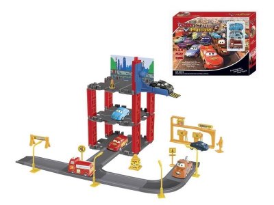 PARKING LOT W/3 FREE WAY CARS - HP1028194