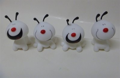 VINYL DOG W/SHAKING HEAD 6ASST - HP1032817
