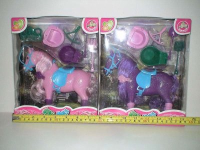 VINYL HORSE W/ACCESSORIES  - HP1035432
