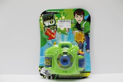 BEN10 PROJECTOR CAMERA W/LIGHT INCLUDED BUTTONCELL 2COLOR - HP1048322