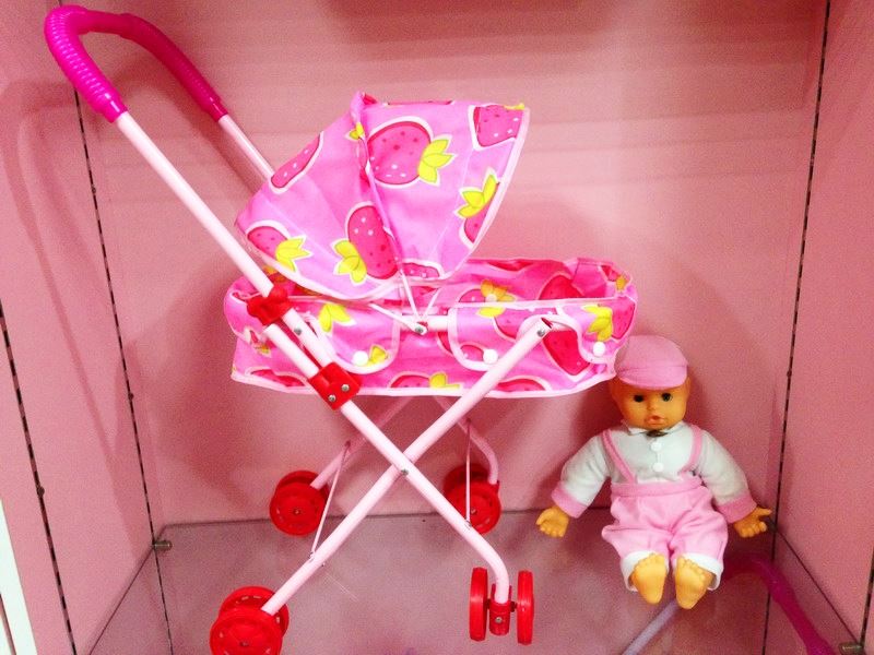 IRON BABY STROLLER W/DOLL - HP1090395