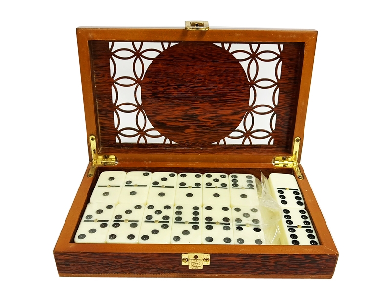 DOMINOES - HP1146907