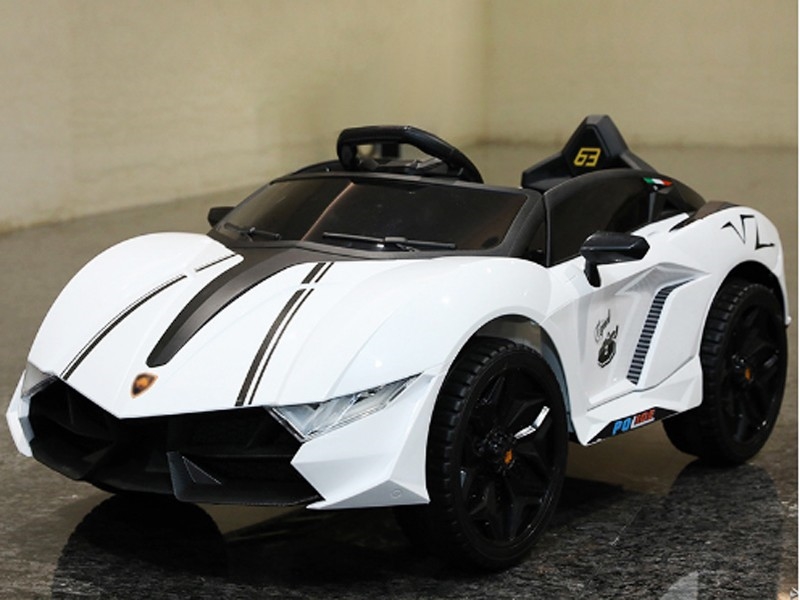 B/O CHILDRENS CAR W/LIGHT & REMOTE CONTROL - HP1182745