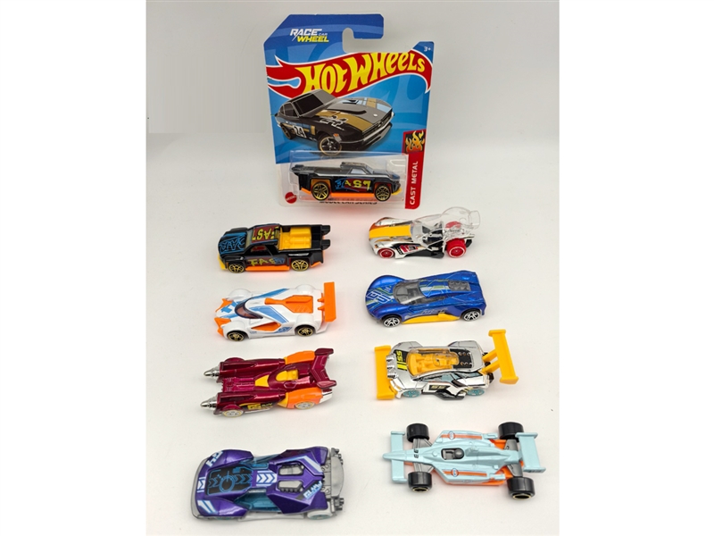 FREE WAY DIE-CAST CAR SET,8ASST - HP1252912